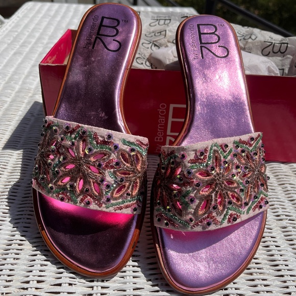 Be Belle of the Beach Party!  BERNARDO (NWT, Sz 8)  Pink Beaded Sandals - Picture 2 of 5